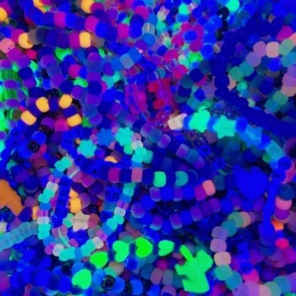 TEN Random Kandi Bracelets - Picture 4 of 6